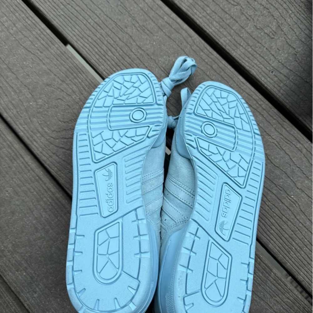 Brand New Without Tags Adidas Sneakers! US W 10/ M 8.5 - Picture 2 of 4
